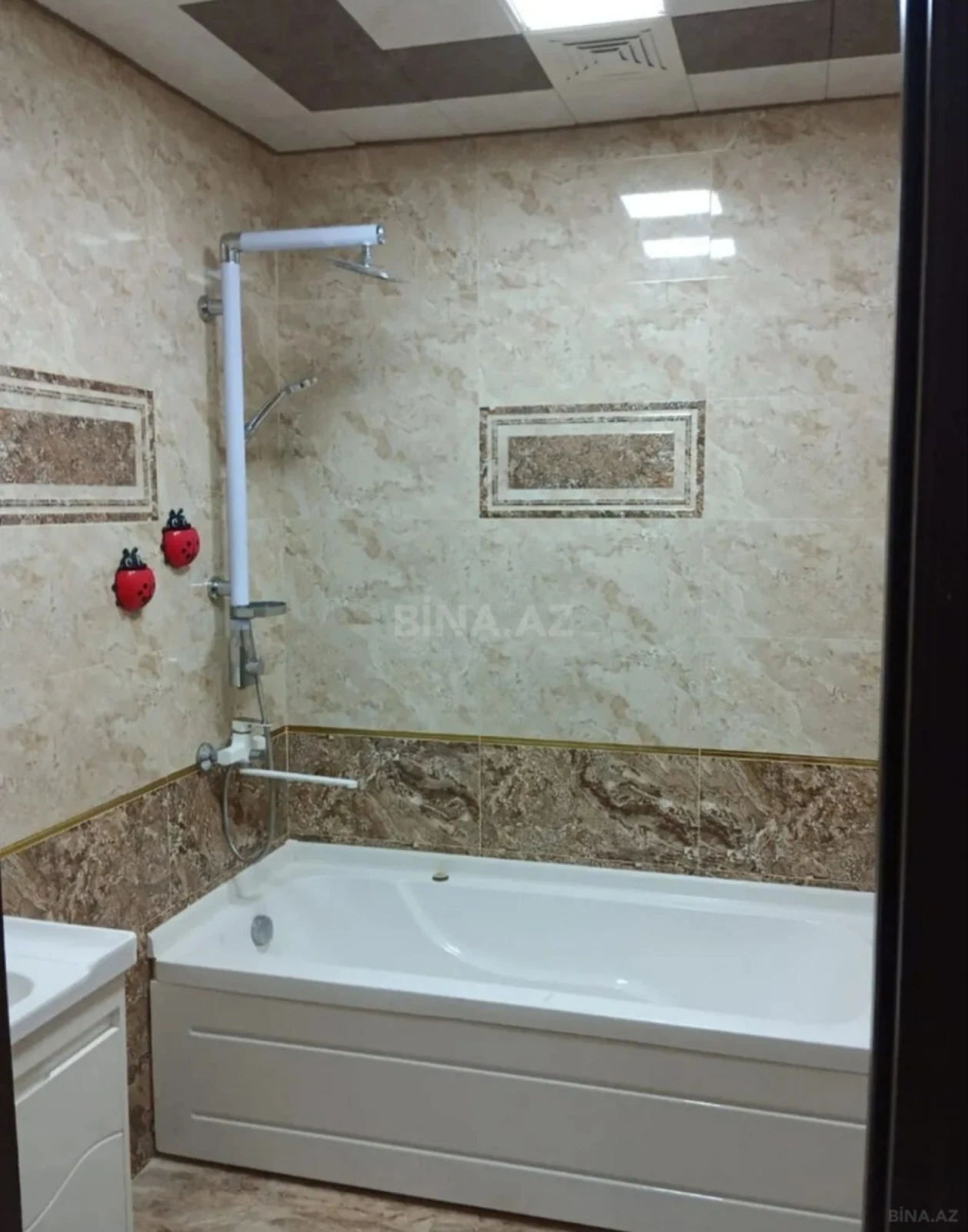 Kirayə verilir 3 otaqlı mənzil 120 m²