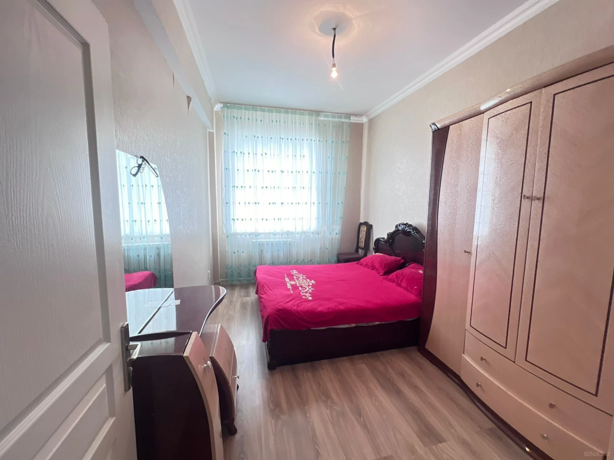 Kirayə verilir 2 otaqlı mənzil 70 m²