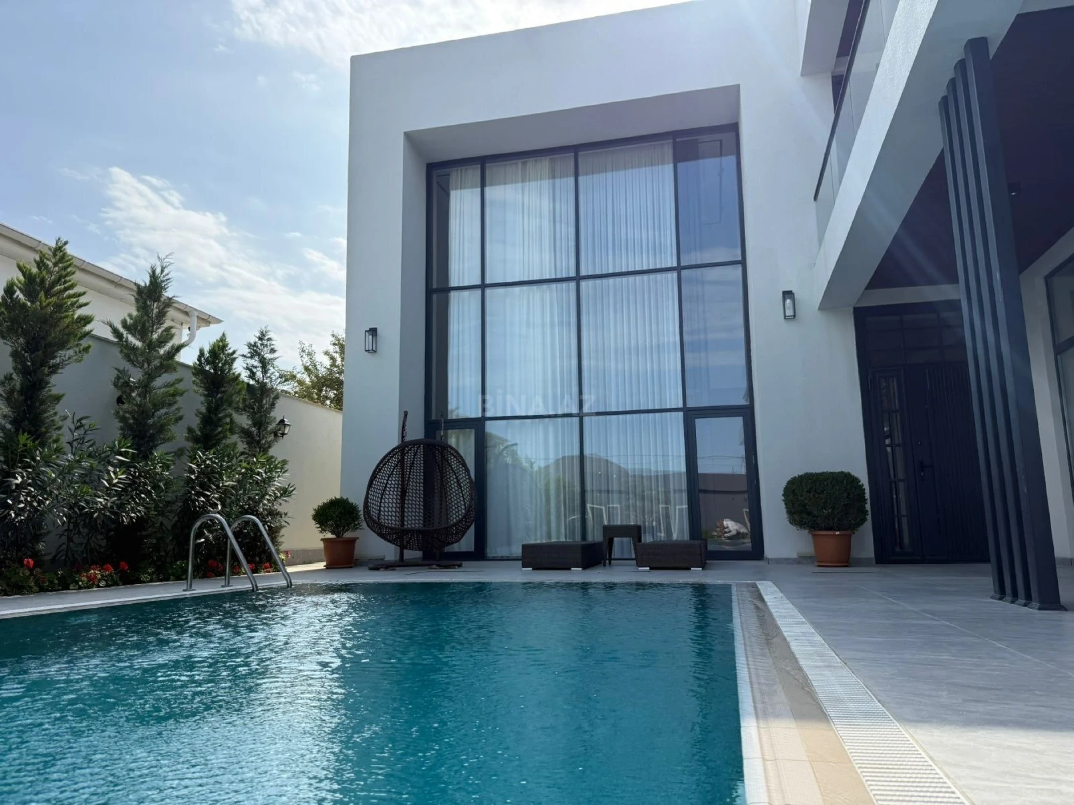 Satılır 7 otaqlı həyət evi 500 m²