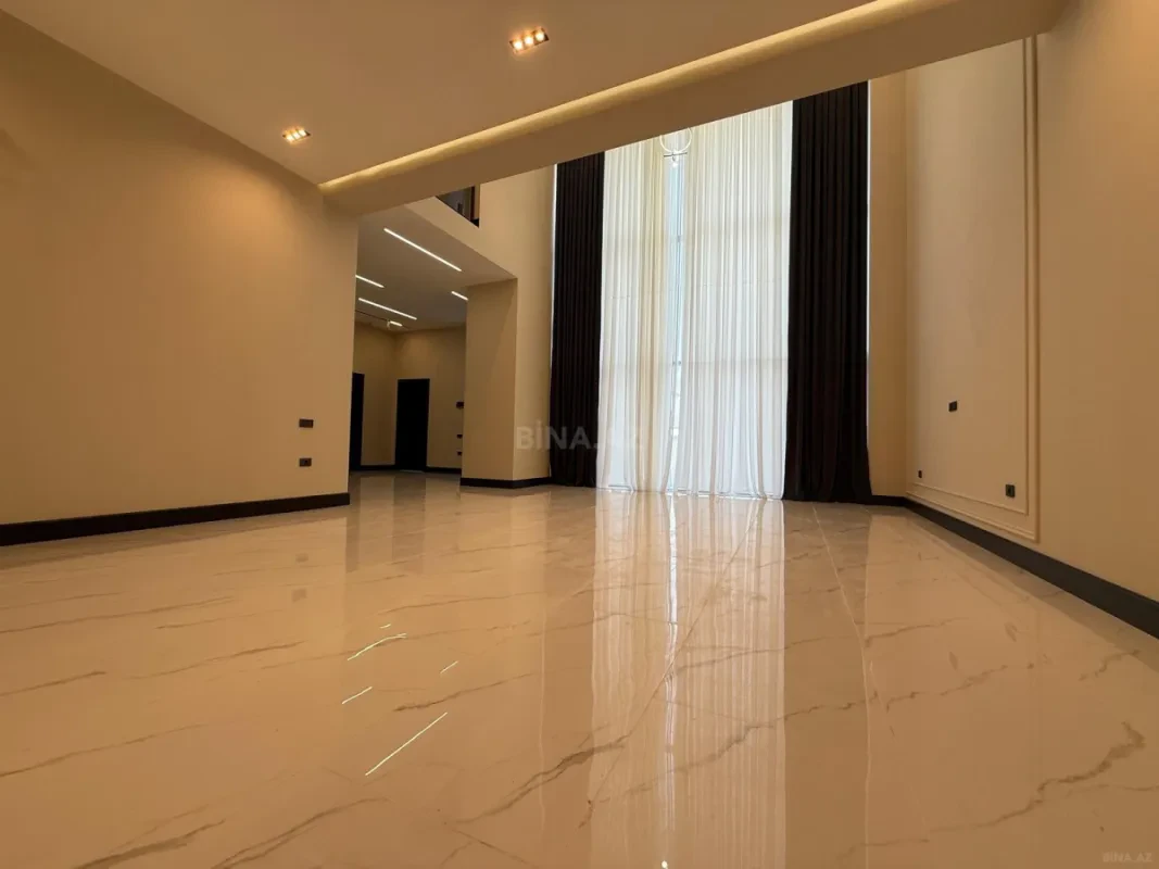 Satılır 7 otaqlı həyət evi 500 m²