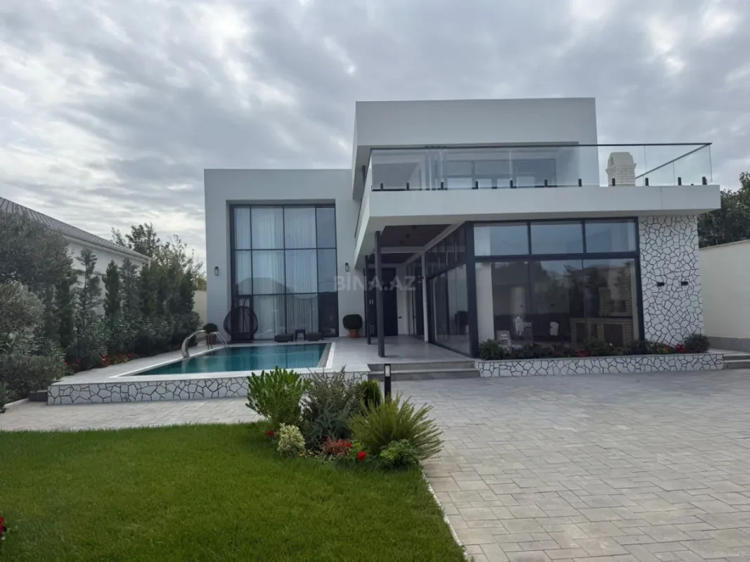 Satılır 7 otaqlı həyət evi 500 m²