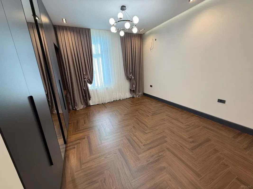 Satılır 7 otaqlı həyət evi 500 m²