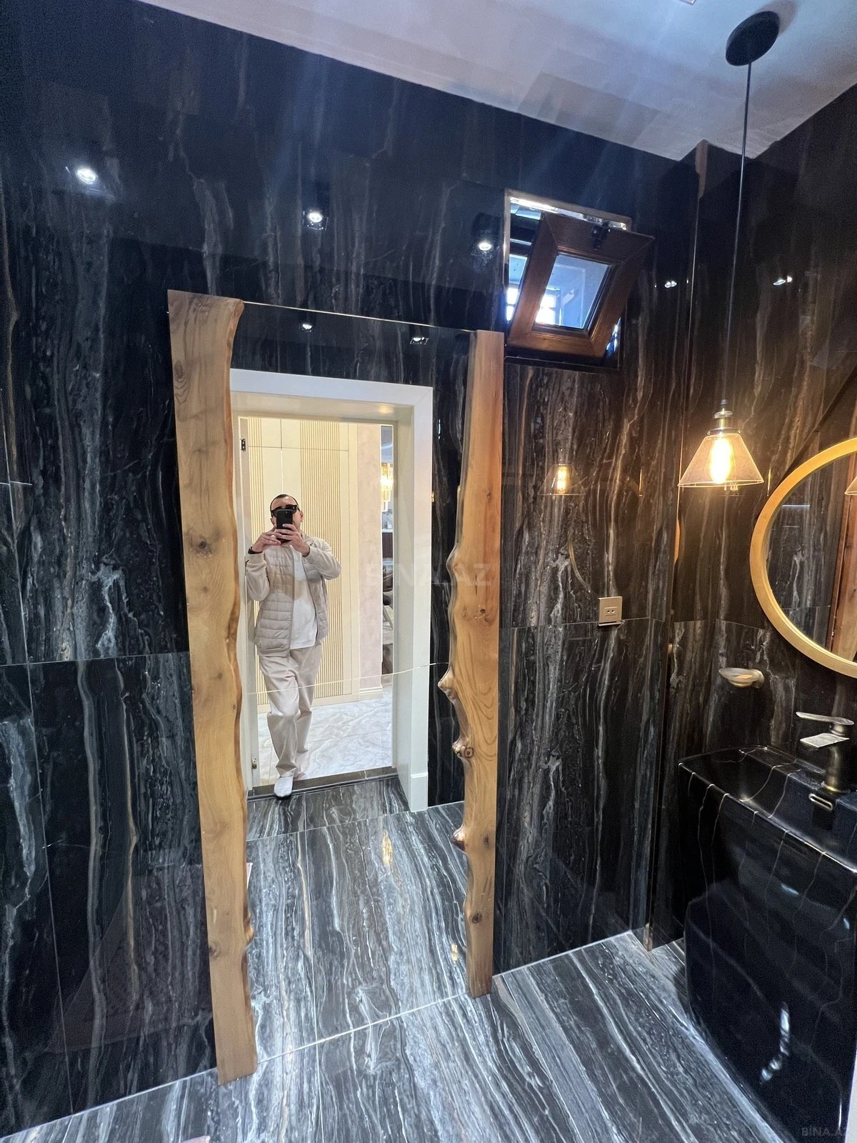 Satılır 5 otaqlı həyət evi 280 m²