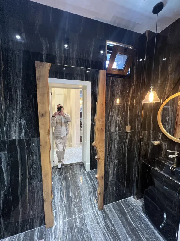 Satılır 5 otaqlı həyət evi 280 m²