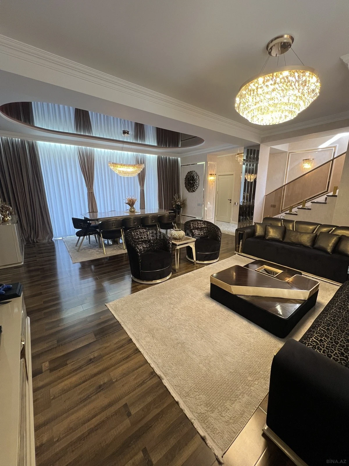 Satılır 5 otaqlı həyət evi 280 m²