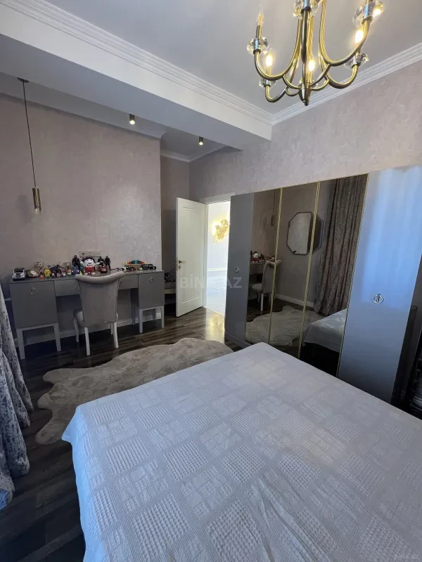 Satılır 5 otaqlı həyət evi 280 m²