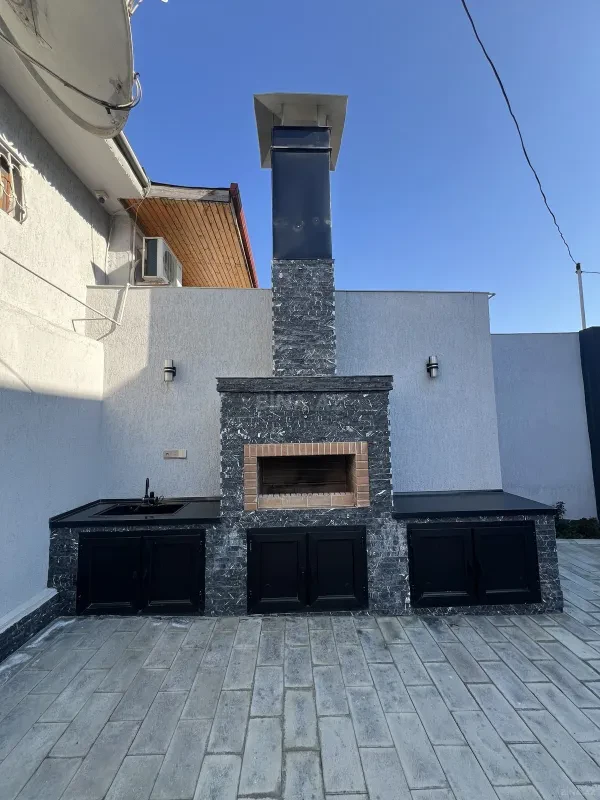Satılır 5 otaqlı həyət evi 280 m²