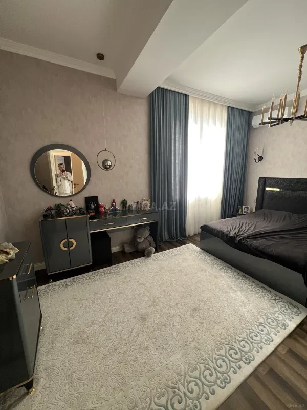 Satılır 5 otaqlı həyət evi 280 m²