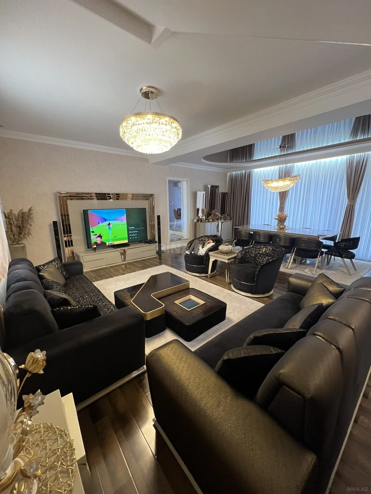 Satılır 5 otaqlı həyət evi 280 m²
