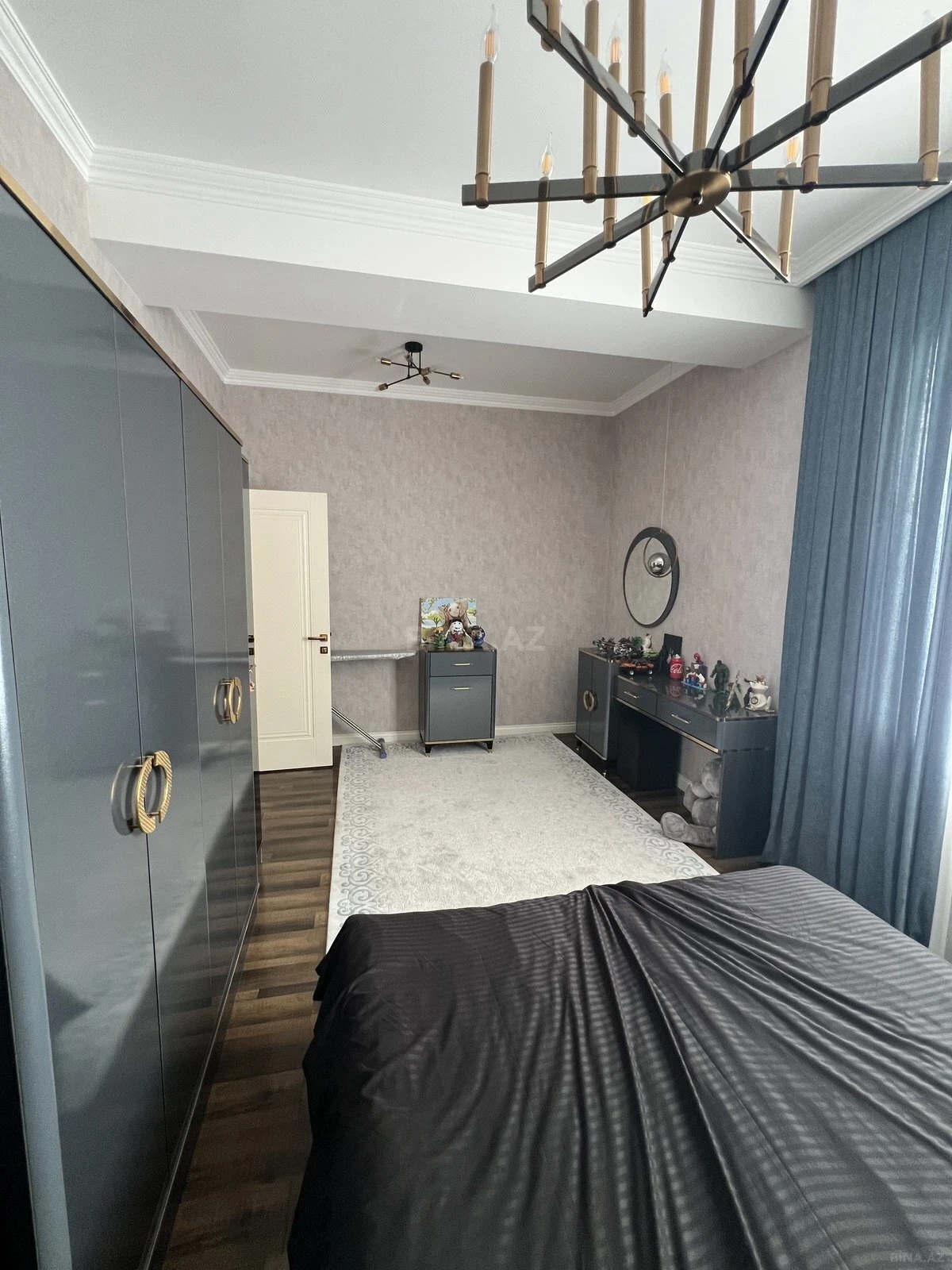 Satılır 5 otaqlı həyət evi 280 m²