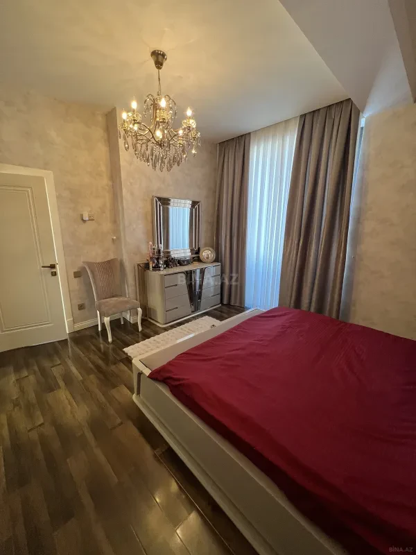 Satılır 5 otaqlı həyət evi 280 m²
