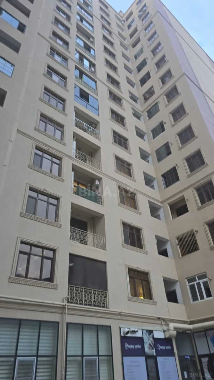 Satılır 3 otaqlı mənzil 109 m²