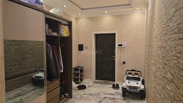 Satılır 3 otaqlı mənzil 109 m²