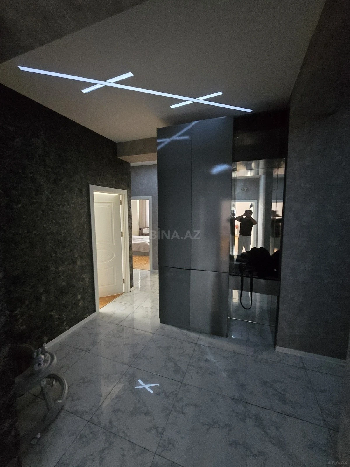 Satılır 4 otaqlı mənzil 115 m²