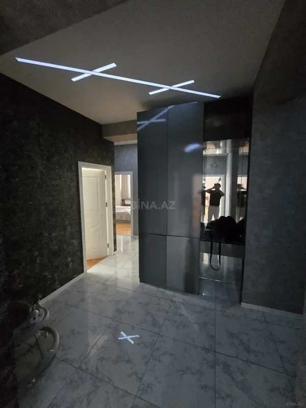 Satılır 4 otaqlı mənzil 115 m²
