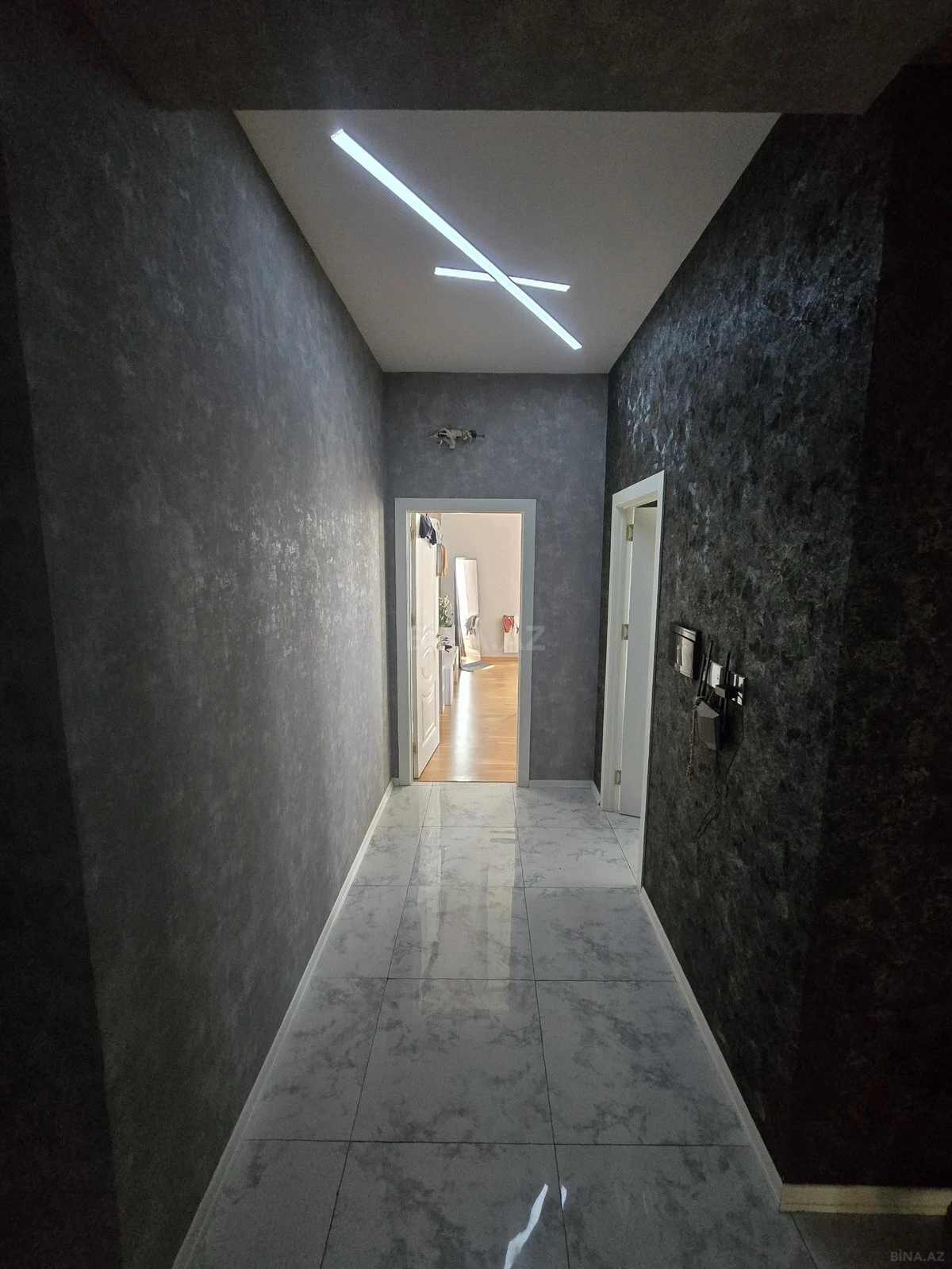 Satılır 4 otaqlı mənzil 115 m²