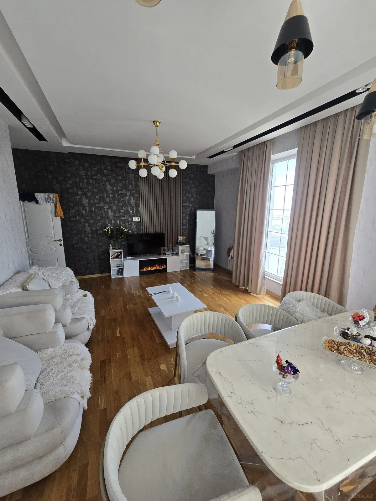 Satılır 4 otaqlı mənzil 115 m²