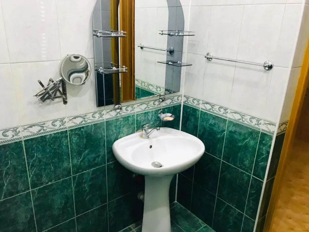 Satılır 5 otaqlı həyət evi 130 m²