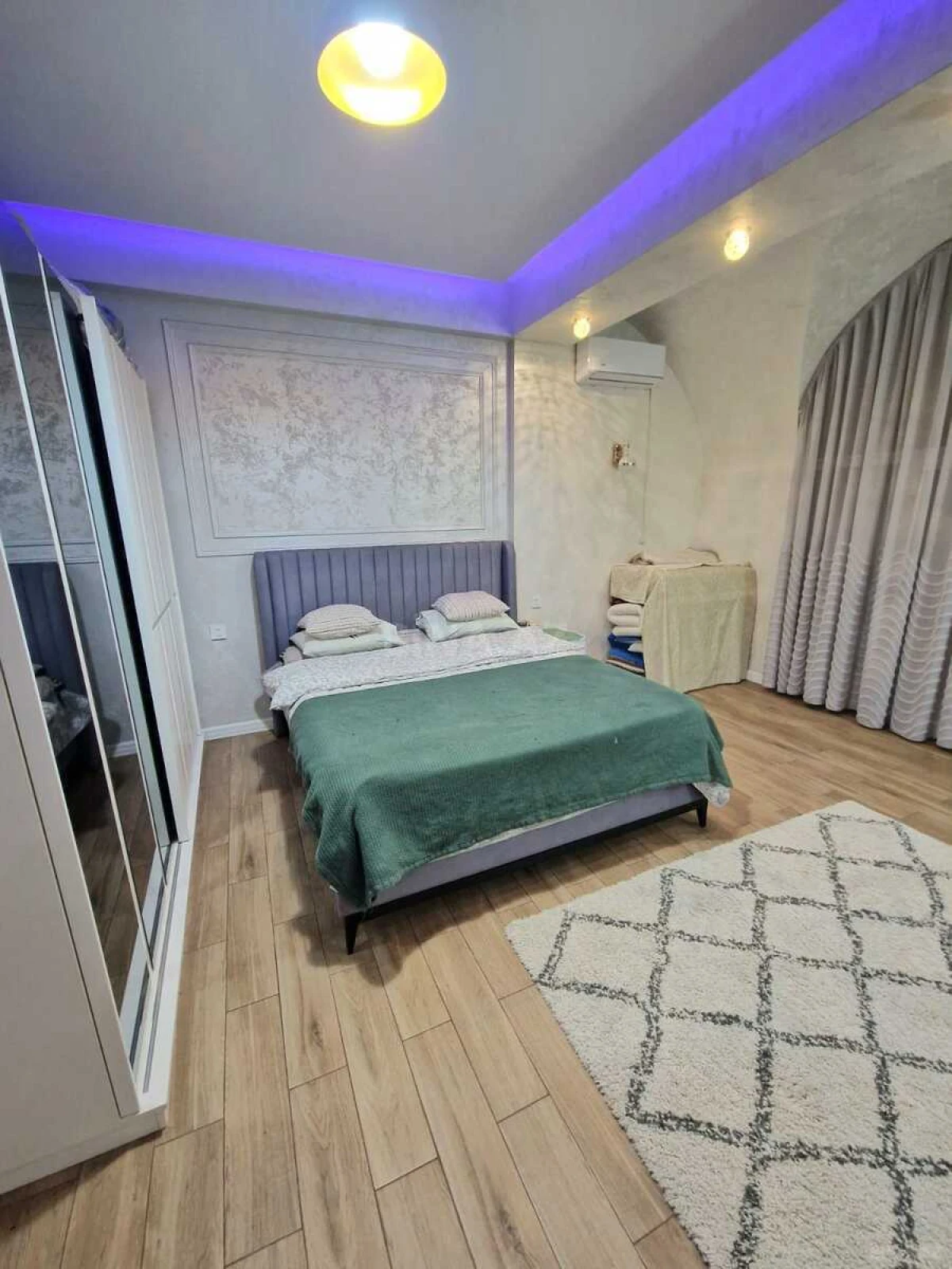 Satılır 2 otaqlı mənzil 80 m²