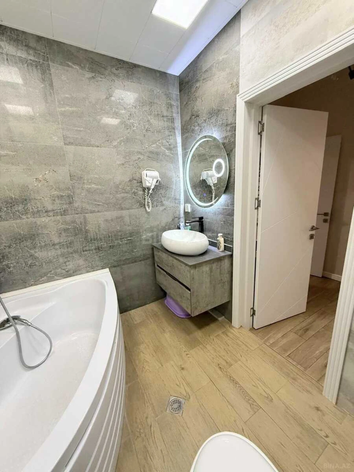 Satılır 2 otaqlı mənzil 80 m²