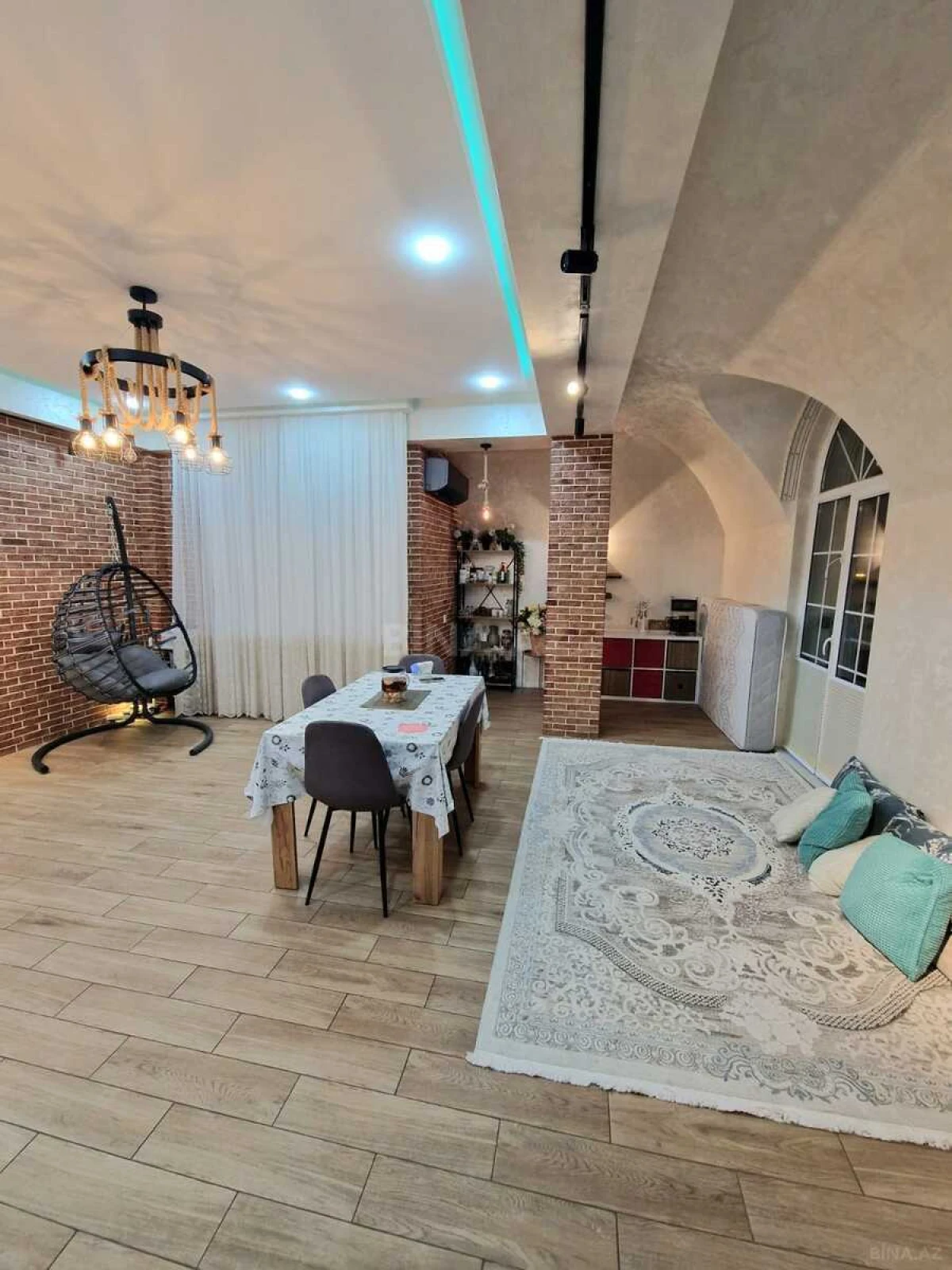 Satılır 2 otaqlı mənzil 80 m²
