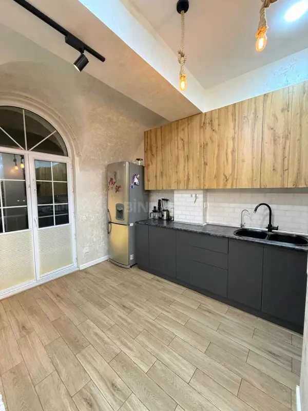 Satılır 2 otaqlı mənzil 80 m²