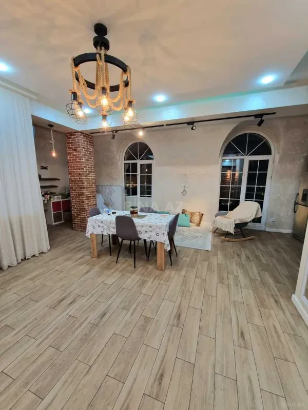 Satılır 2 otaqlı mənzil 80 m²