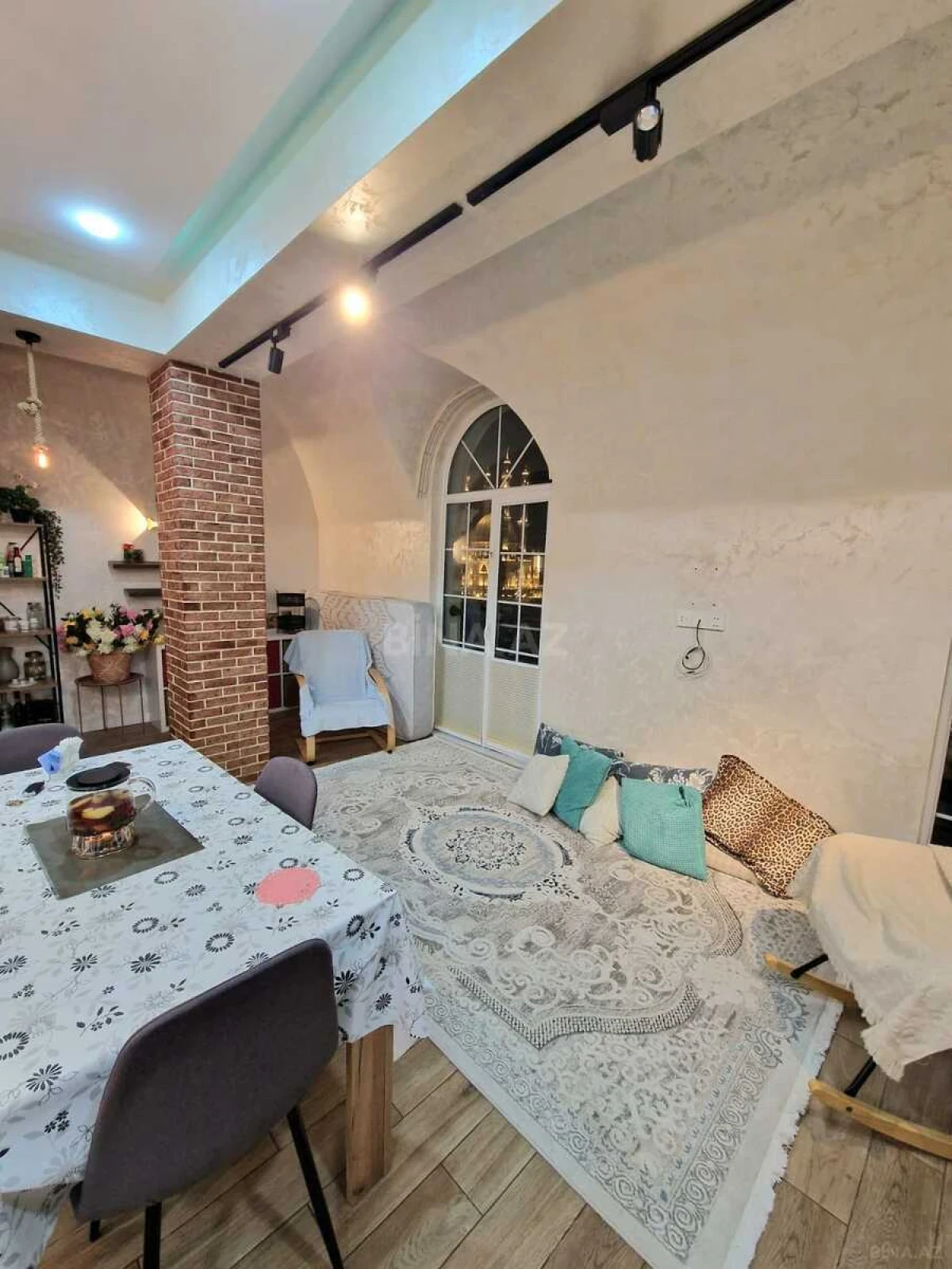 Satılır 2 otaqlı mənzil 80 m²