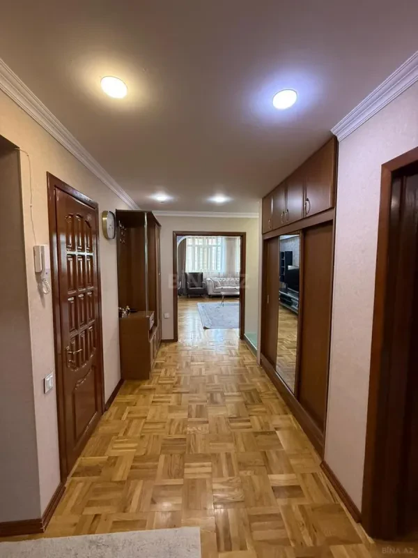Satılır 2 otaqlı mənzil 75 m²