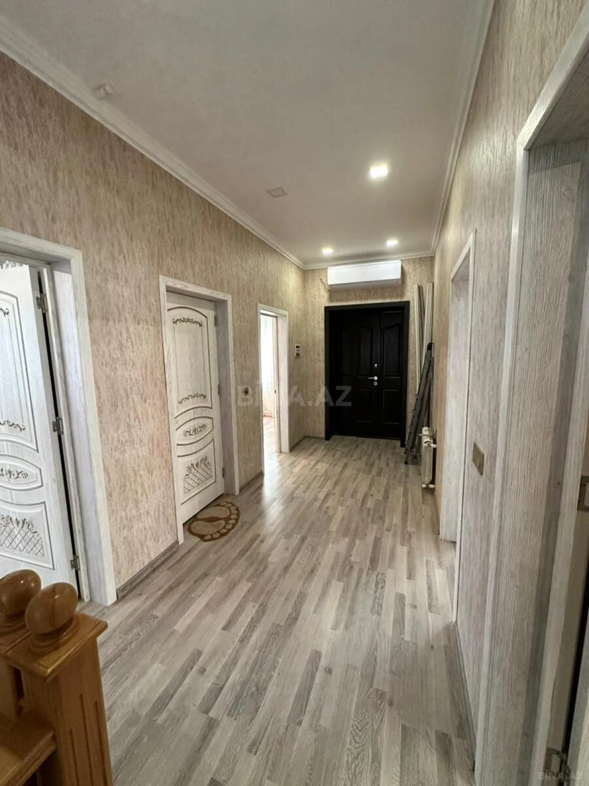 Satılır 10 otaqlı həyət evi 162 m²