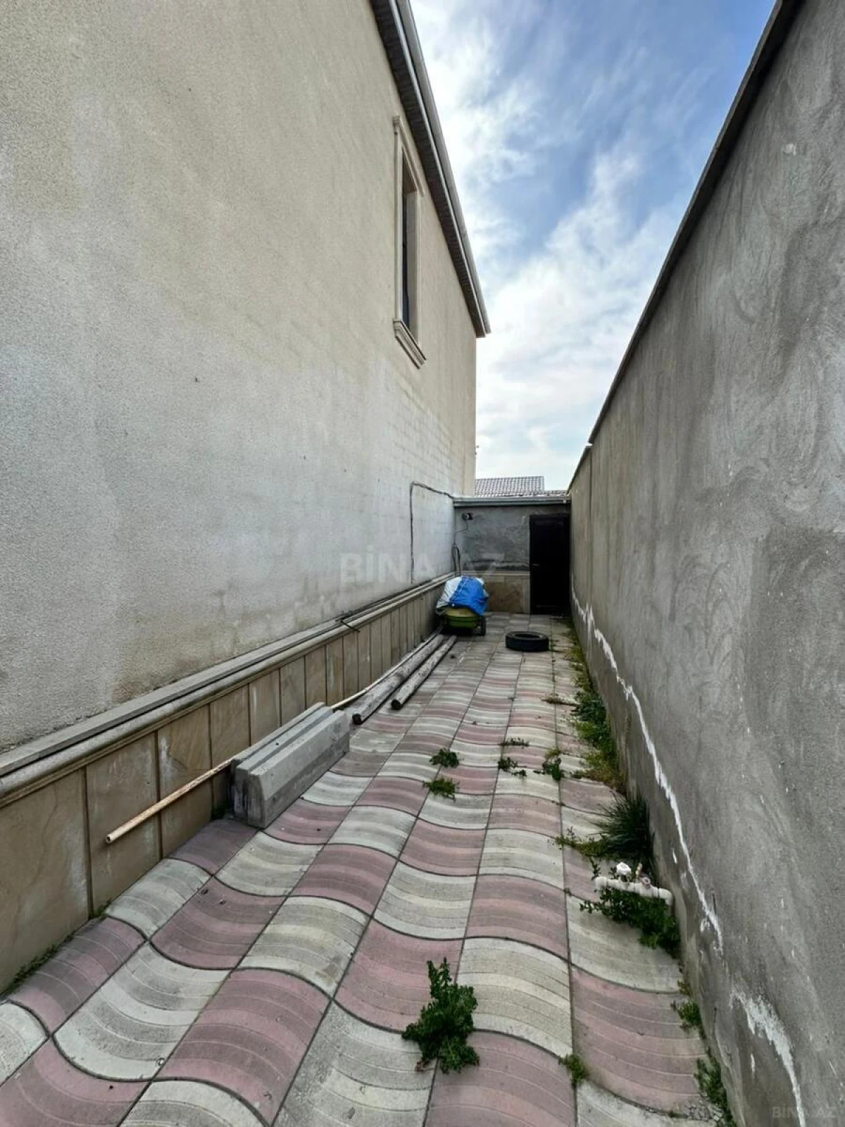 Satılır 10 otaqlı həyət evi 162 m²