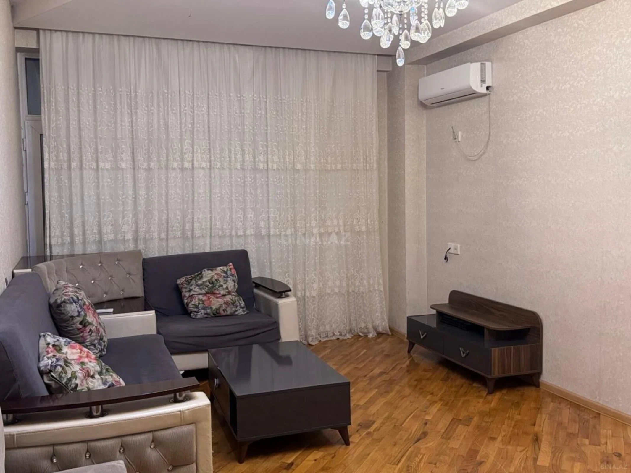 Kirayə verilir 3 otaqlı mənzil 98 m²