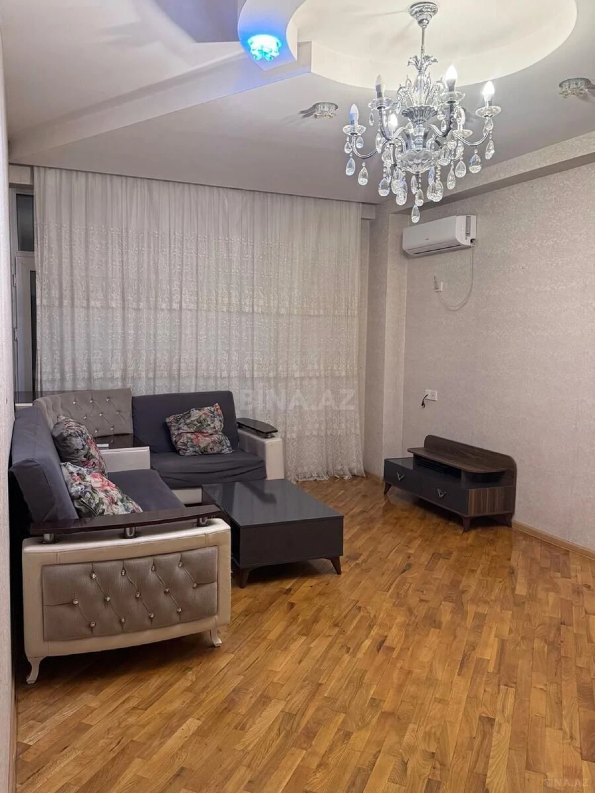 Kirayə verilir 3 otaqlı mənzil 98 m²