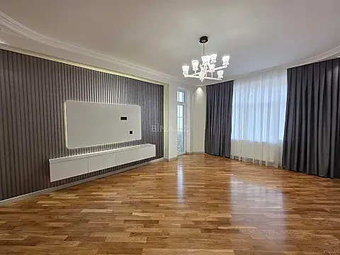 Satılır 3 otaqlı mənzil 95 m² — Bakı, Həzi Aslanov qəs. 3 otaq 95.00 m²