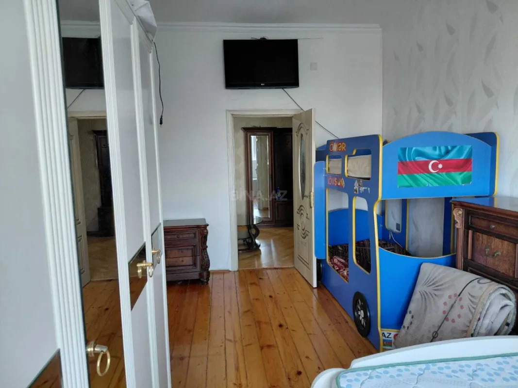 Kirayə verilir 2 otaqlı mənzil 80 m²