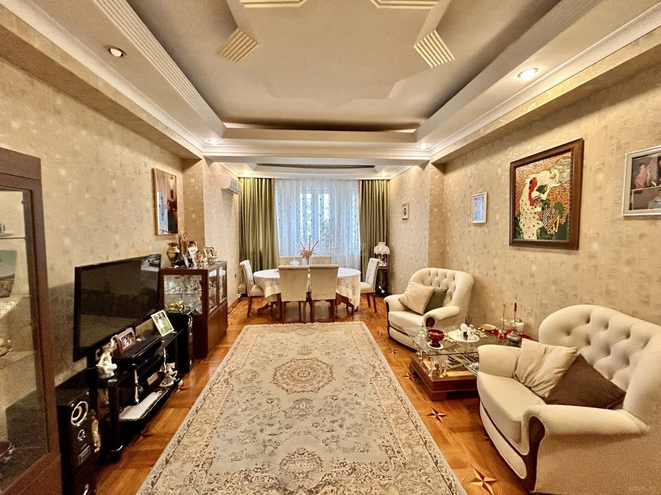 Satılır 3 otaqlı mənzil 137 m²