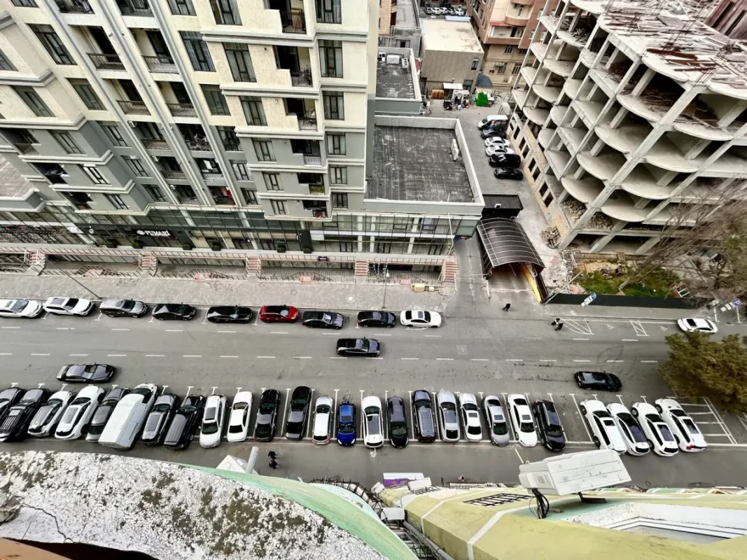 Satılır 3 otaqlı mənzil 137 m²