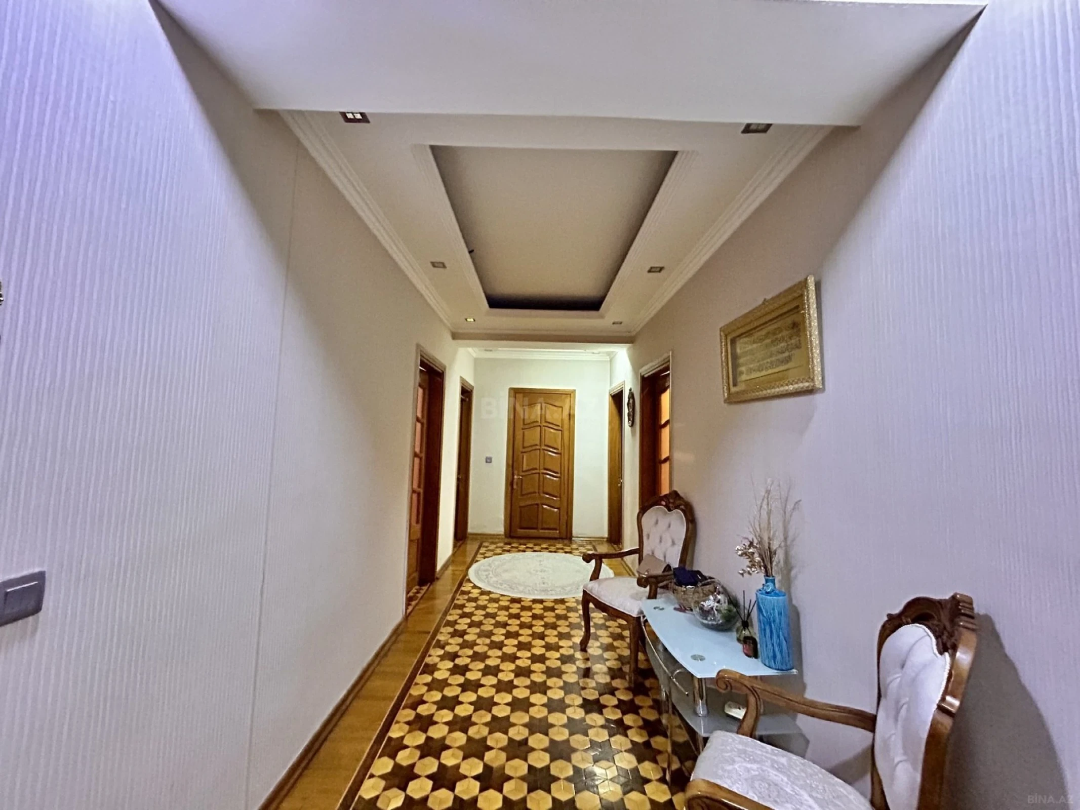 Satılır 3 otaqlı mənzil 137 m²