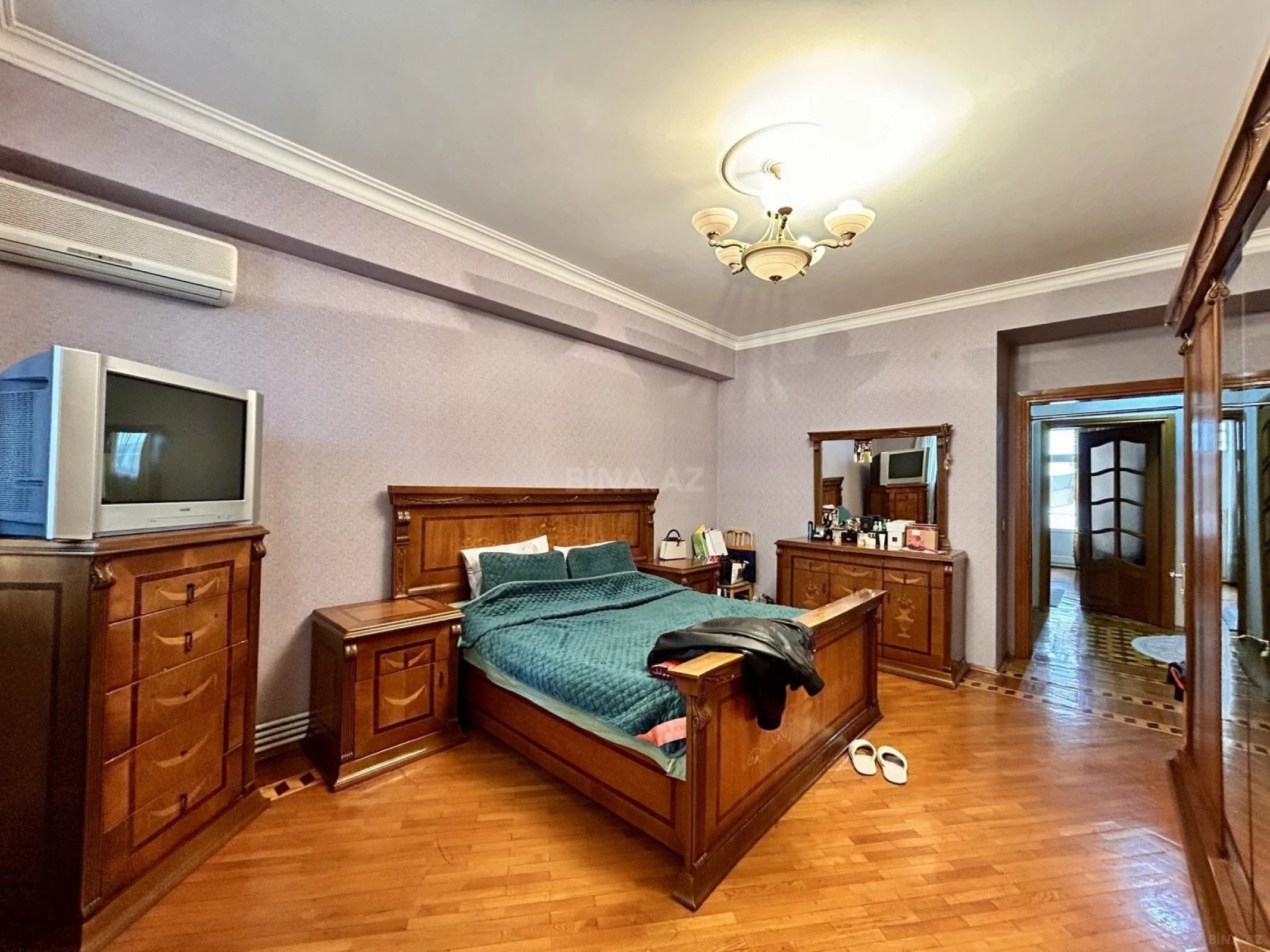 Satılır 3 otaqlı mənzil 137 m²