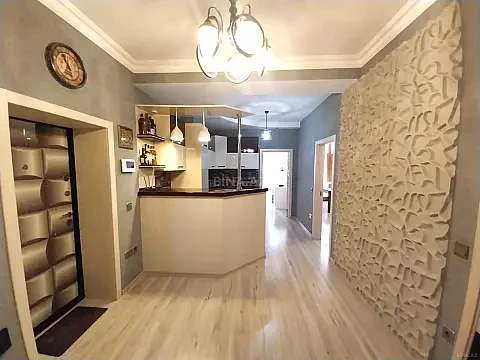 Satılır 3 otaqlı mənzil 103 m²