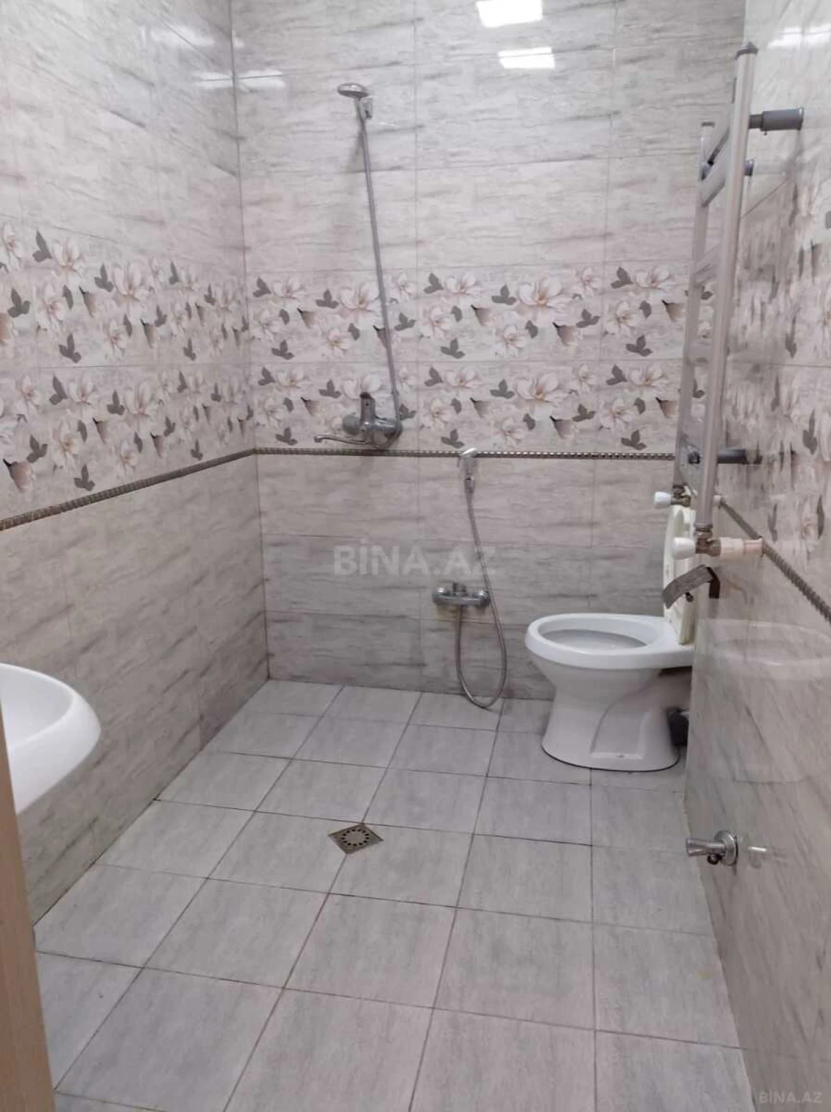 Kirayə verilir 2 otaqlı mənzil 64 m²