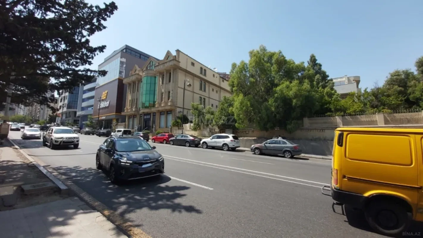 Kirayə verilir 8 otaqlı həyət evi 480 m²