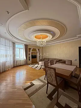 Satılır 3 otaqlı mənzil 142 m²