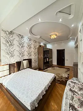 Satılır 3 otaqlı mənzil 142 m²
