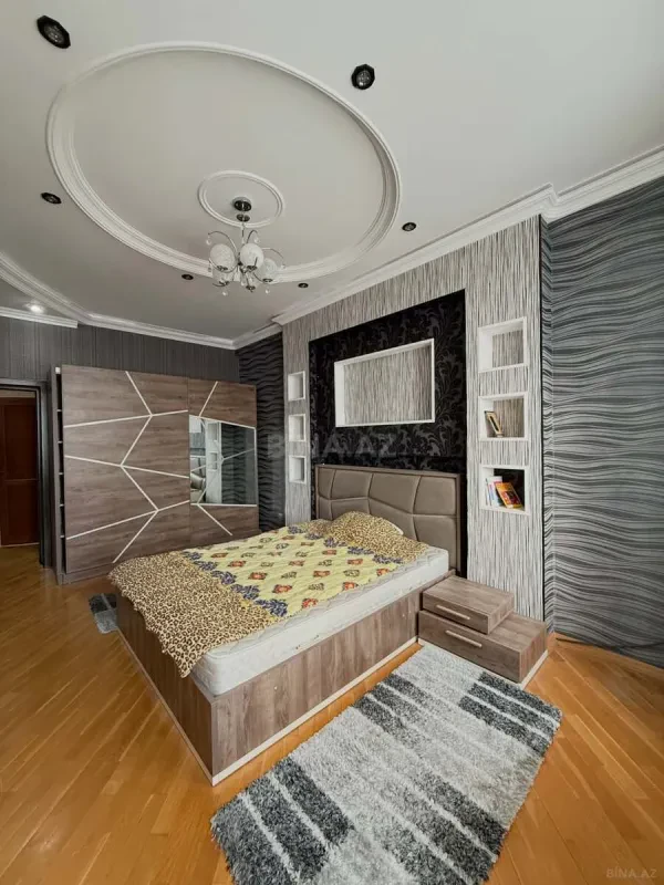Satılır 3 otaqlı mənzil 142 m²