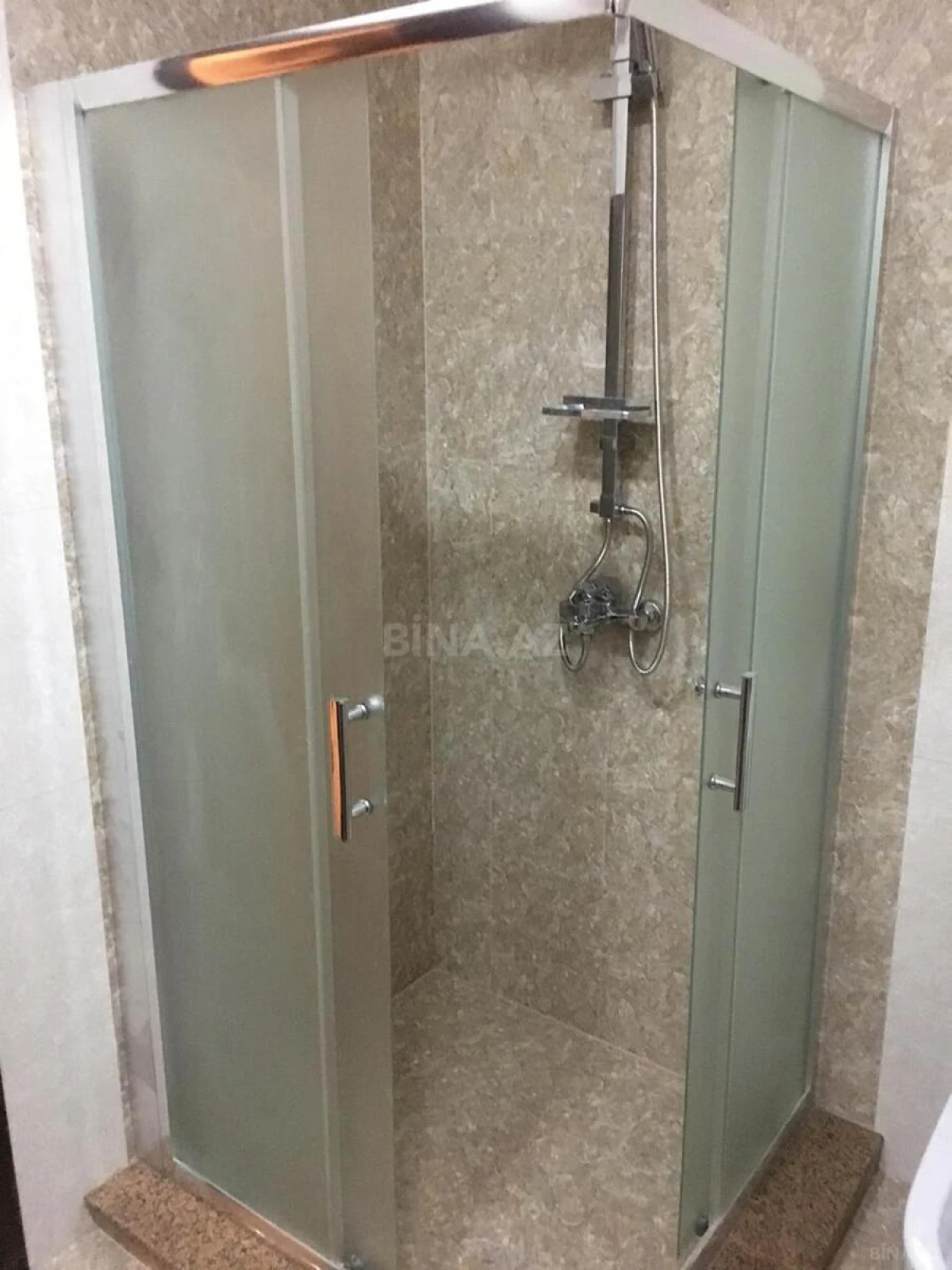 Kirayə verilir 3 otaqlı mənzil 110 m²