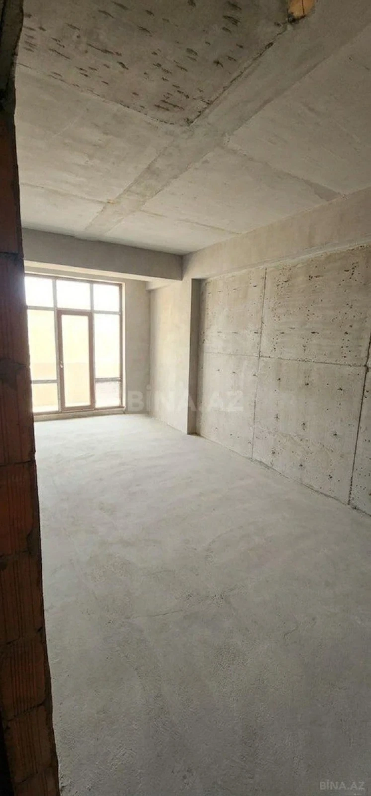 Satılır 4 otaqlı mənzil 184 m²
