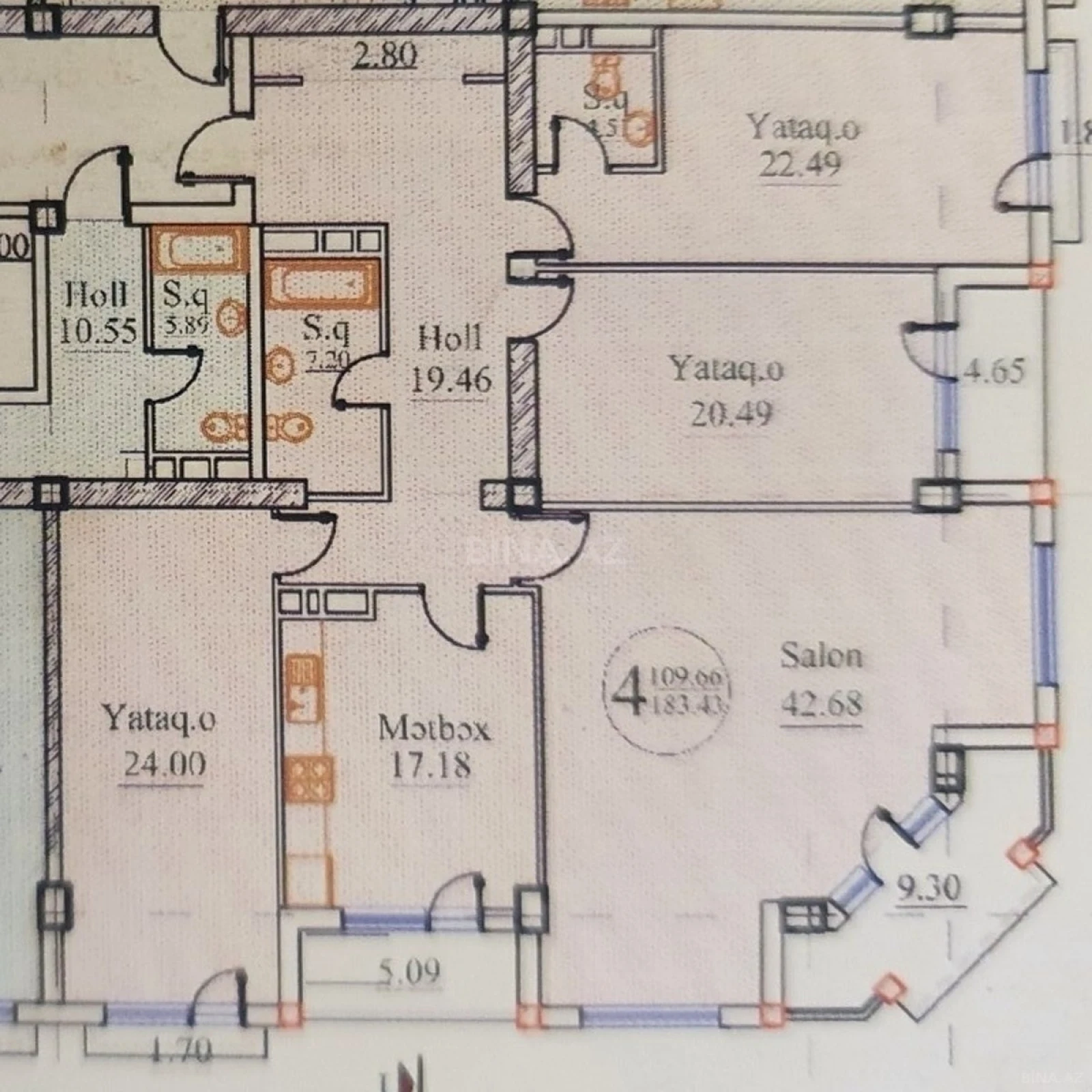 Satılır 4 otaqlı mənzil 184 m²