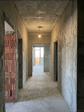 Satılır 4 otaqlı mənzil 184 m²