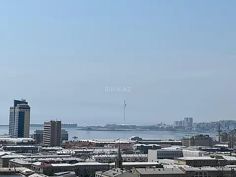 Satılır 4 otaqlı mənzil 184 m² — Bakı 4 otaq 184.00 m²